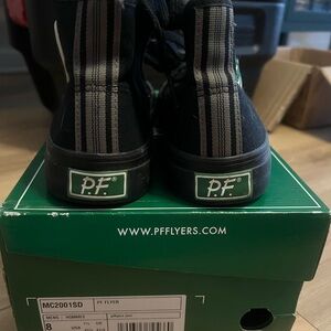 PF Flyers Sandlot Edition Shoes 7M/8.5W